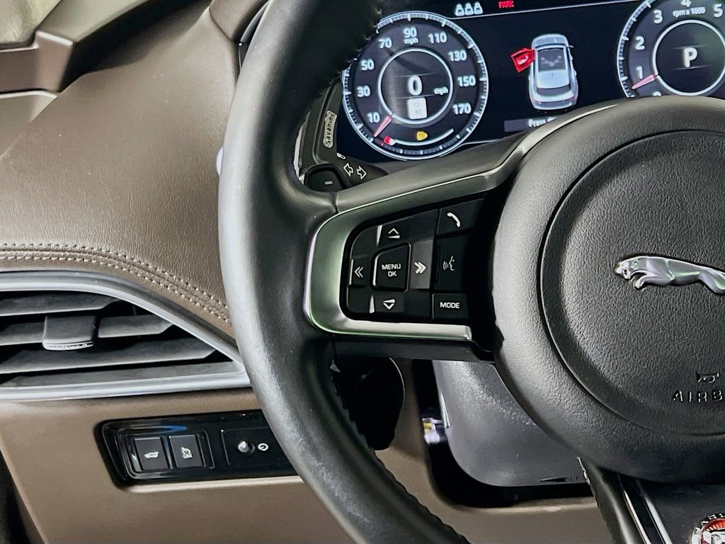 Used 2019 Jaguar F-PACE Portfolio image 10