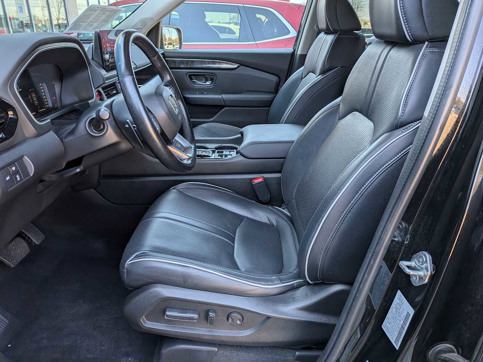 Used 2023 Honda Pilot Elite image 14