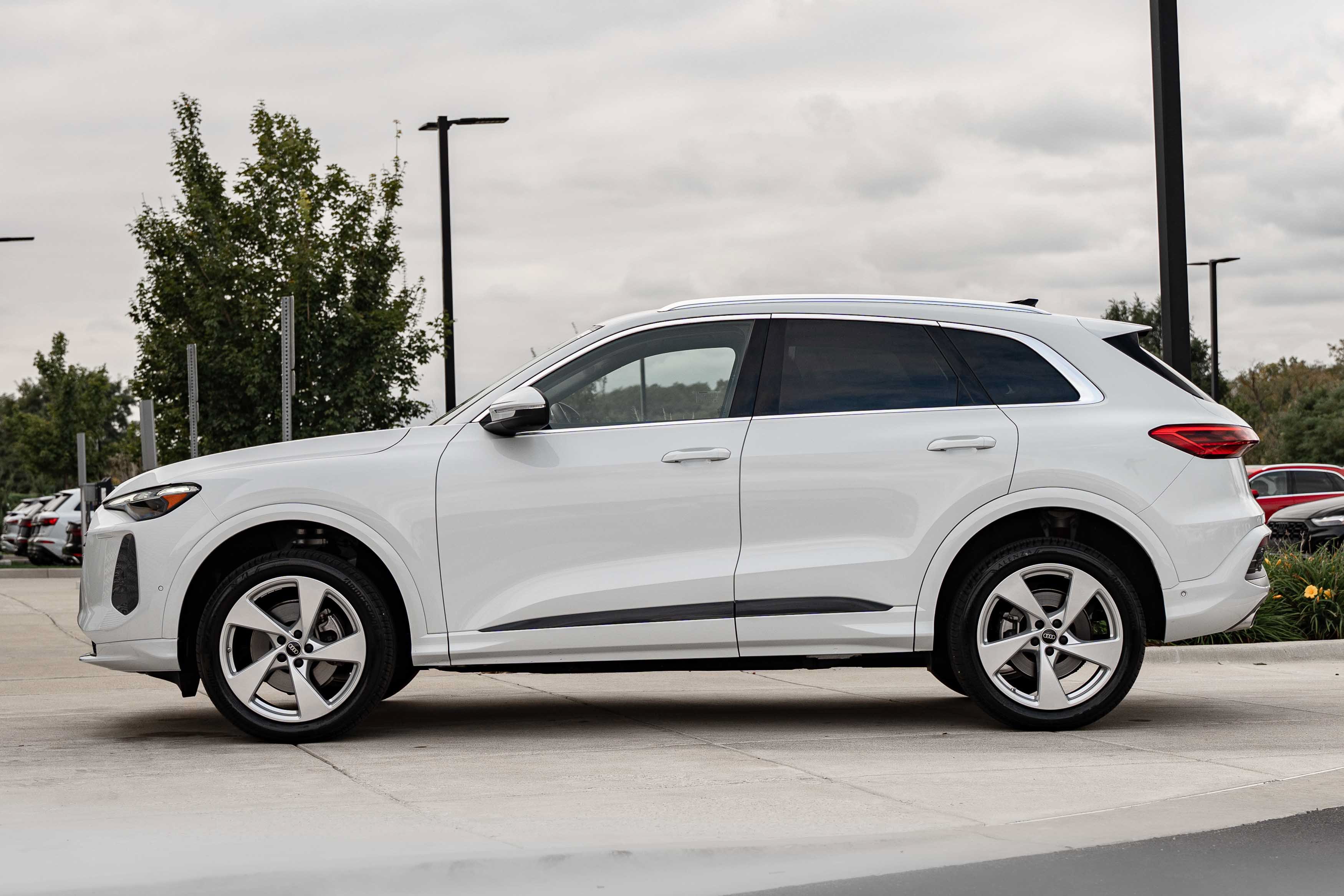 Certified 2025 Audi Q5 Premium AWD/4WD image 6