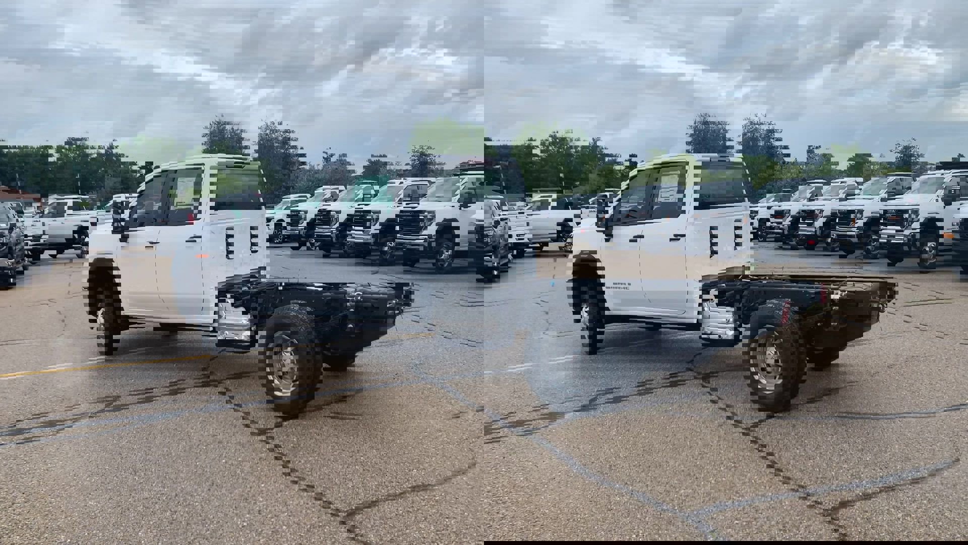 New 2024 GMC Sierra 3500 Pro w/ Fleet Convenience Package image 8