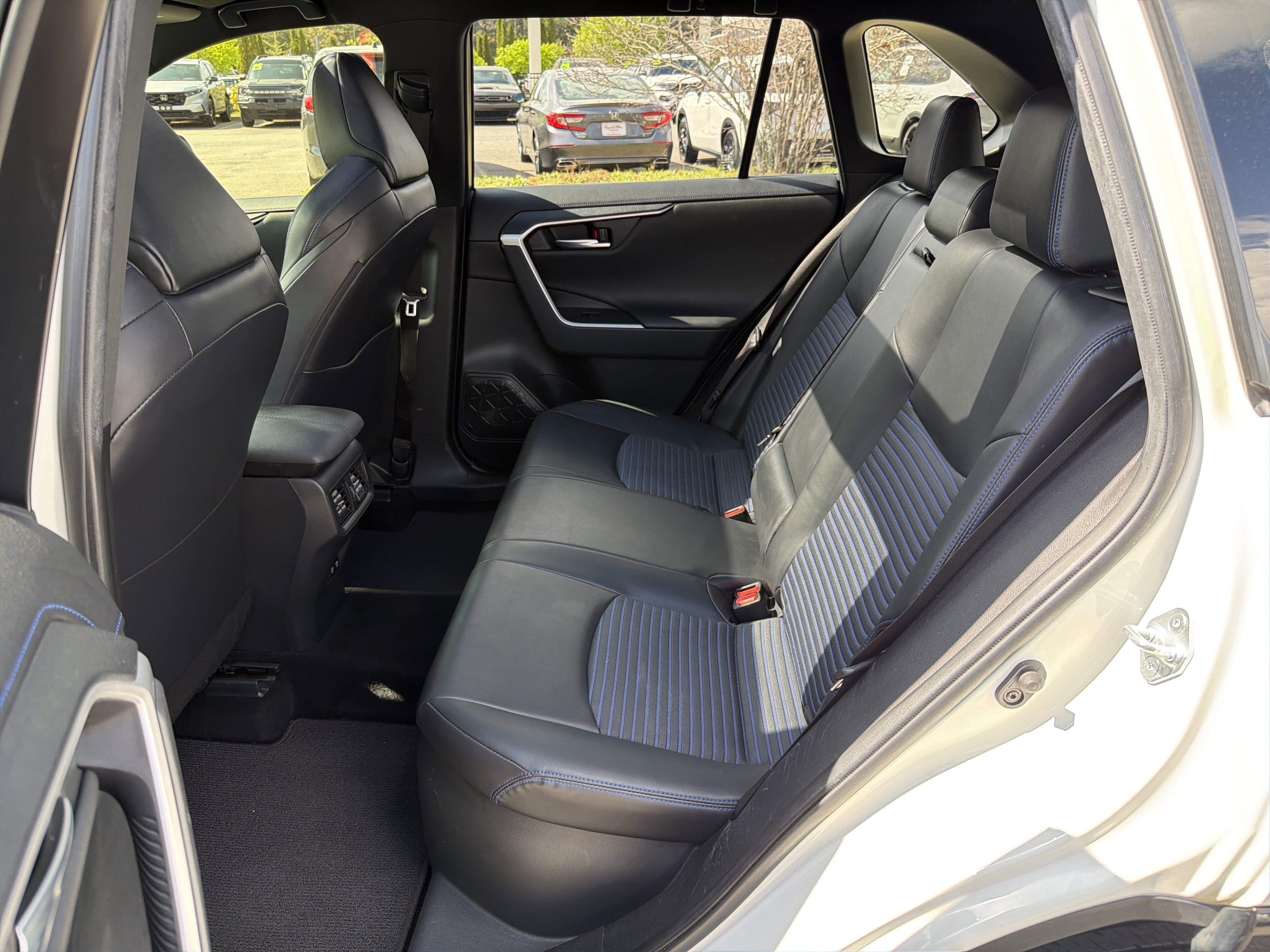 Used 2020 Toyota RAV4 XSE image 33