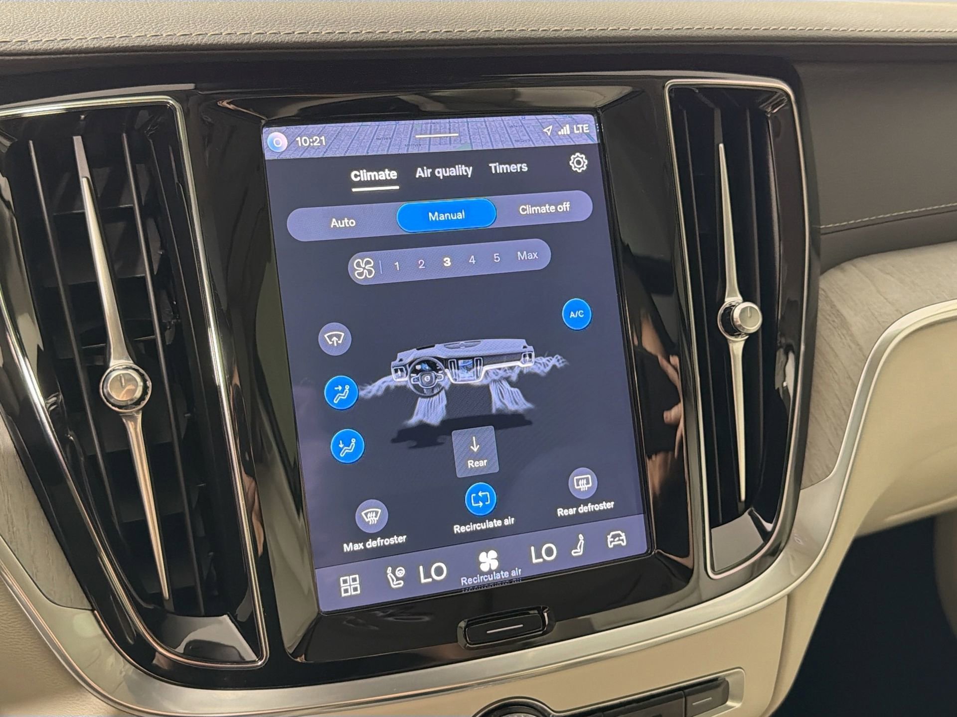 Certified 2024 Volvo S60 B5 Ultimate w/ Climate Package image 16