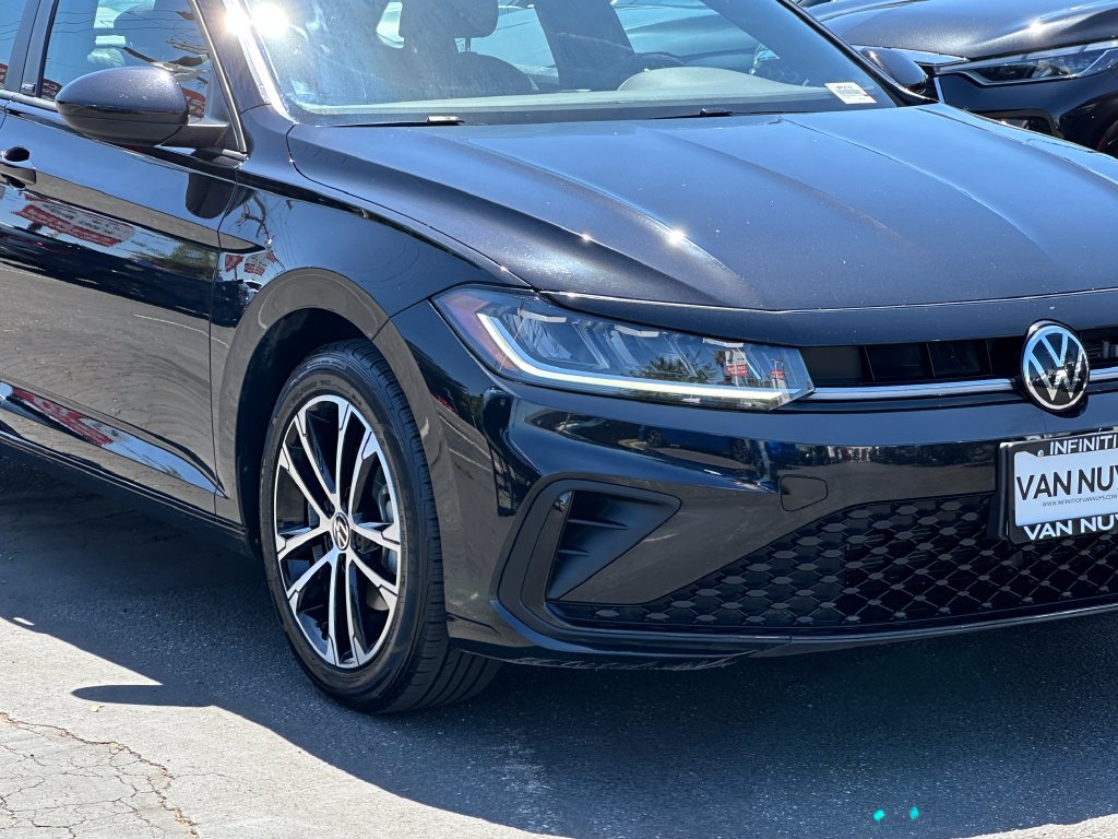 Used 2025 Volkswagen Jetta Sport FWD image 11