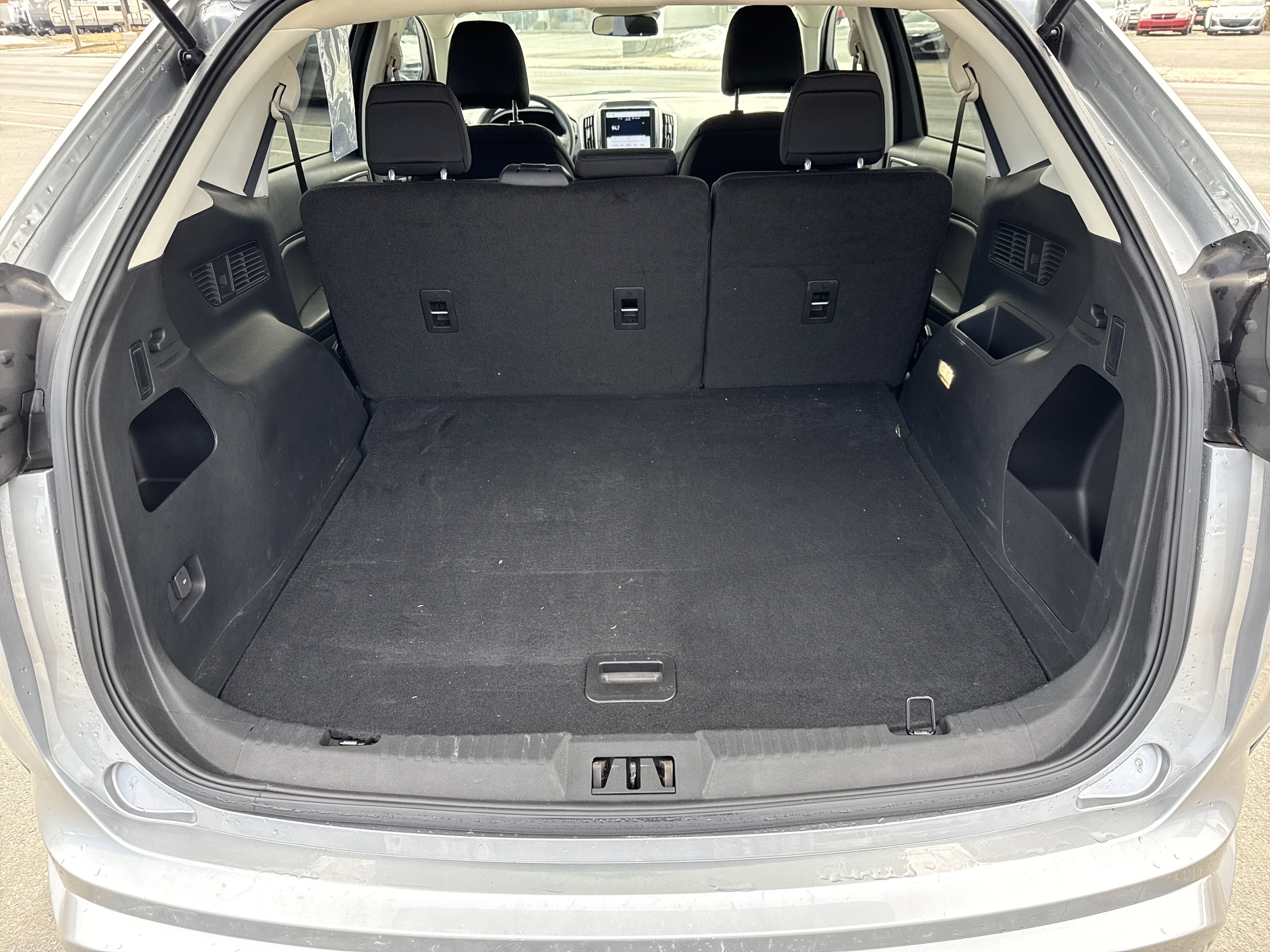 Used 2022 Ford Edge SE w/ Black Appearance Package image 5