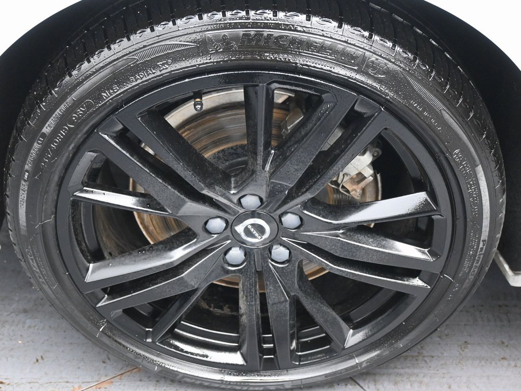 Used 2023 Volvo S60 T8 Ultimate image 32