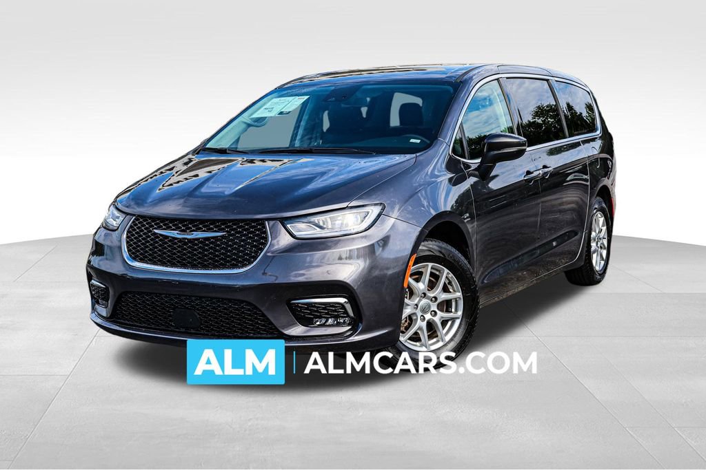 Used 2023 Chrysler Pacifica Touring-L