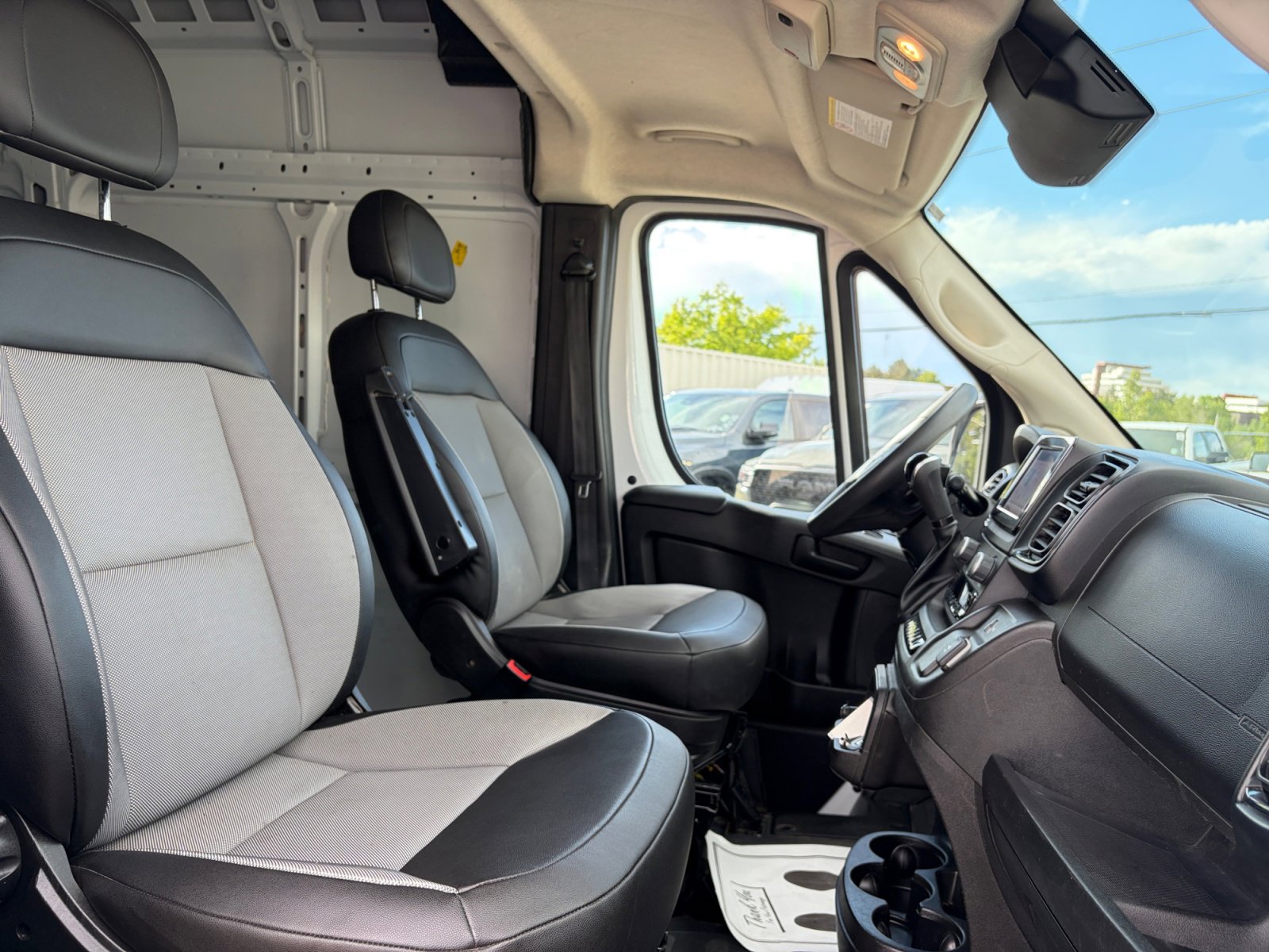 Used 2024 RAM ProMaster 2500 w/ Convenience Group FWD image 33