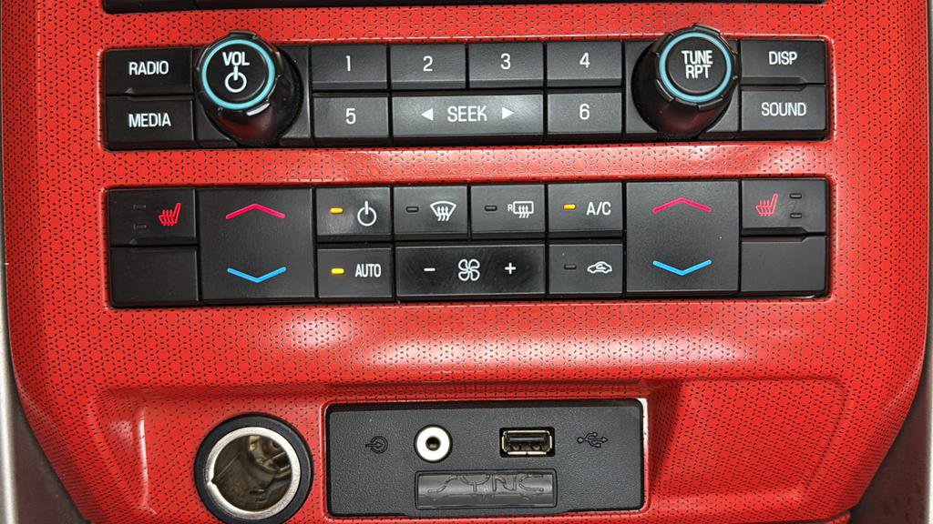 Used 2011 Ford F150 Raptor w/ Raptor Luxury Pkg image 28