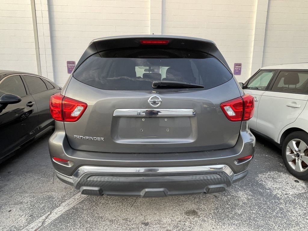 Used 2018 Nissan Pathfinder S FWD image 3