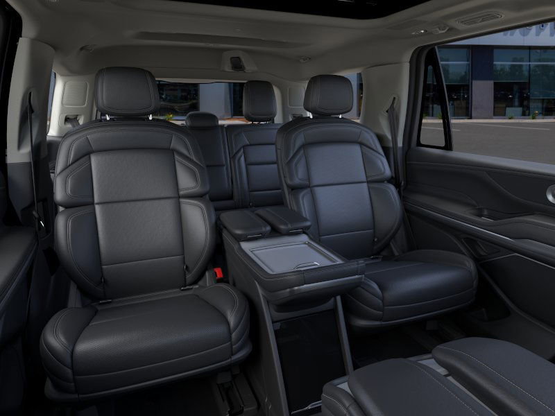 New 2025 Lincoln Navigator Reserve image 11