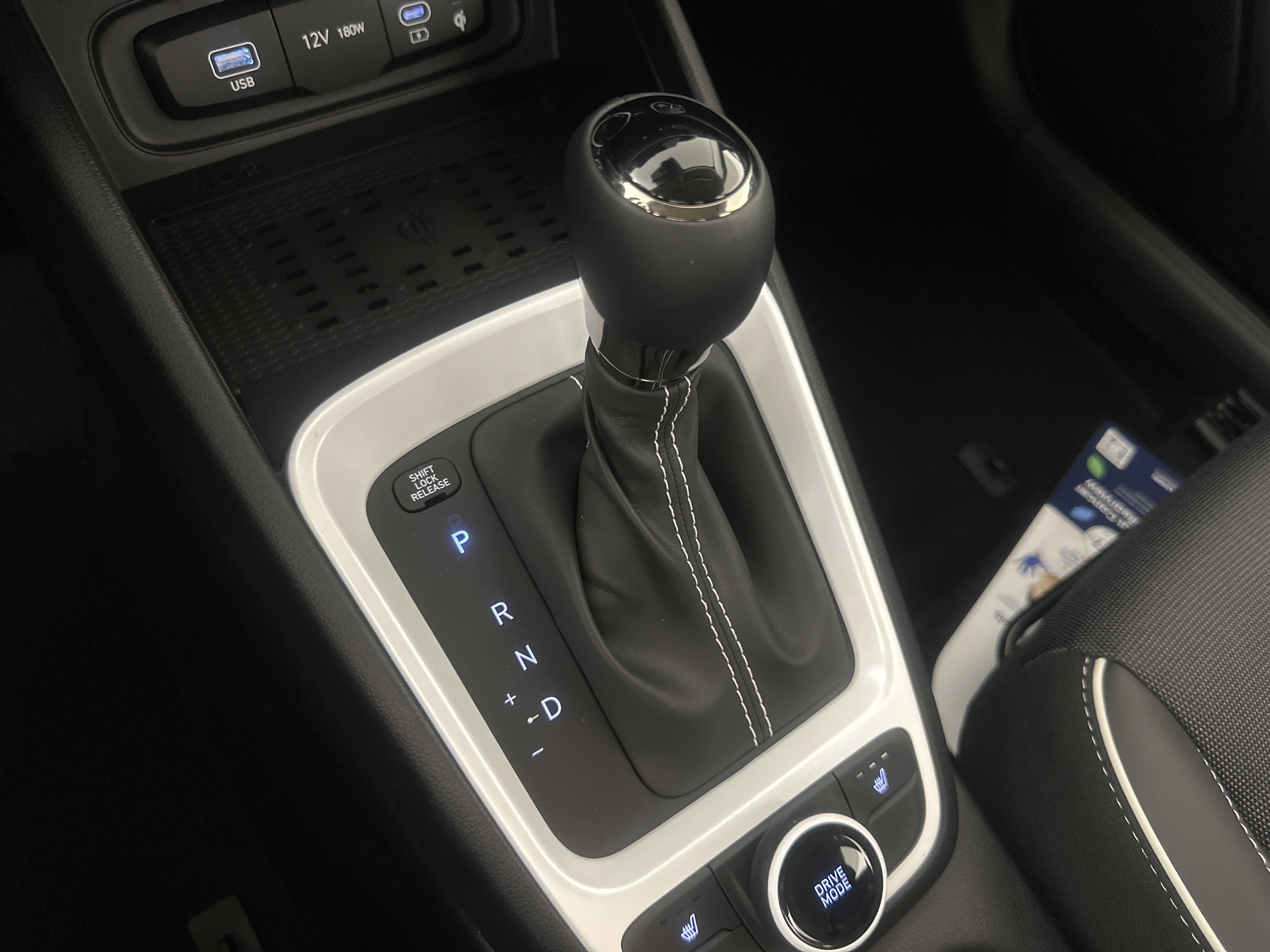 New 2025 Hyundai Venue Limited FWD image 18
