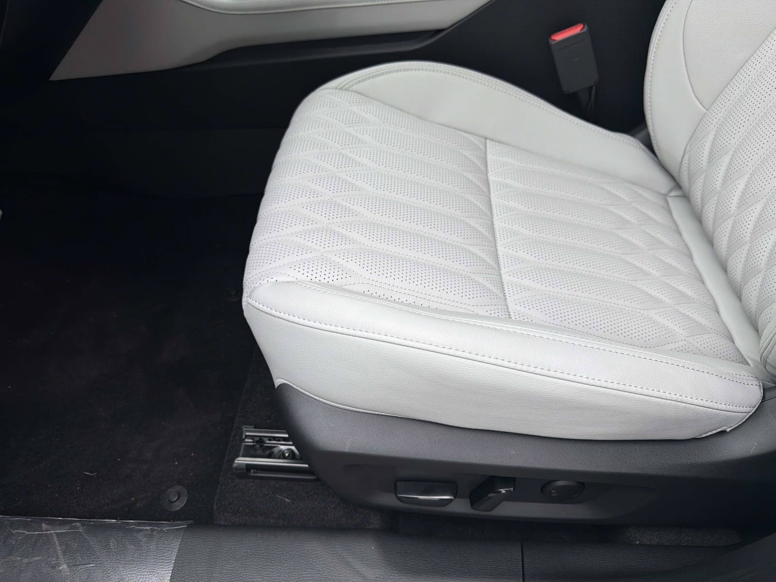 New 2026 Mitsubishi Outlander SEL AWD/4WD image 16