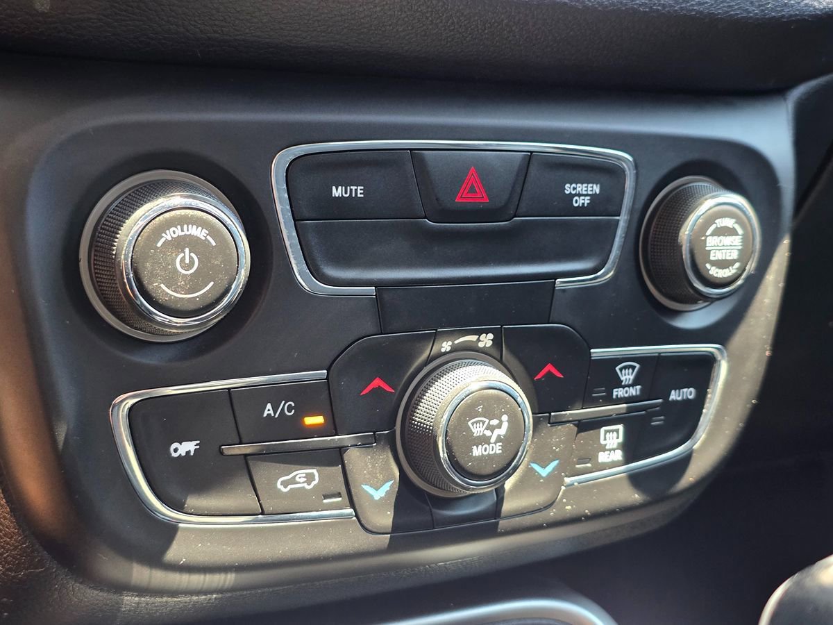 Used 2018 Jeep Compass Latitude w/ Popular Equipment Group FWD image 30