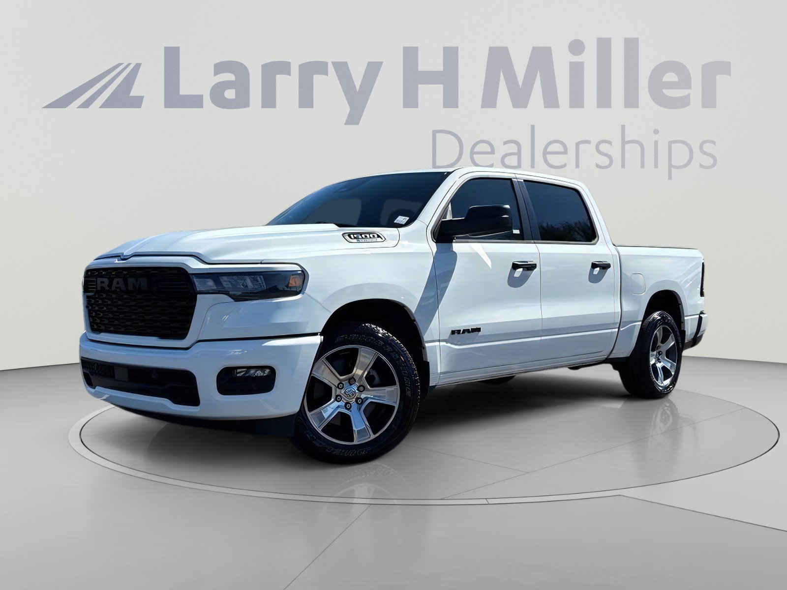 Used 2026 RAM 1500 Express RWD image 1