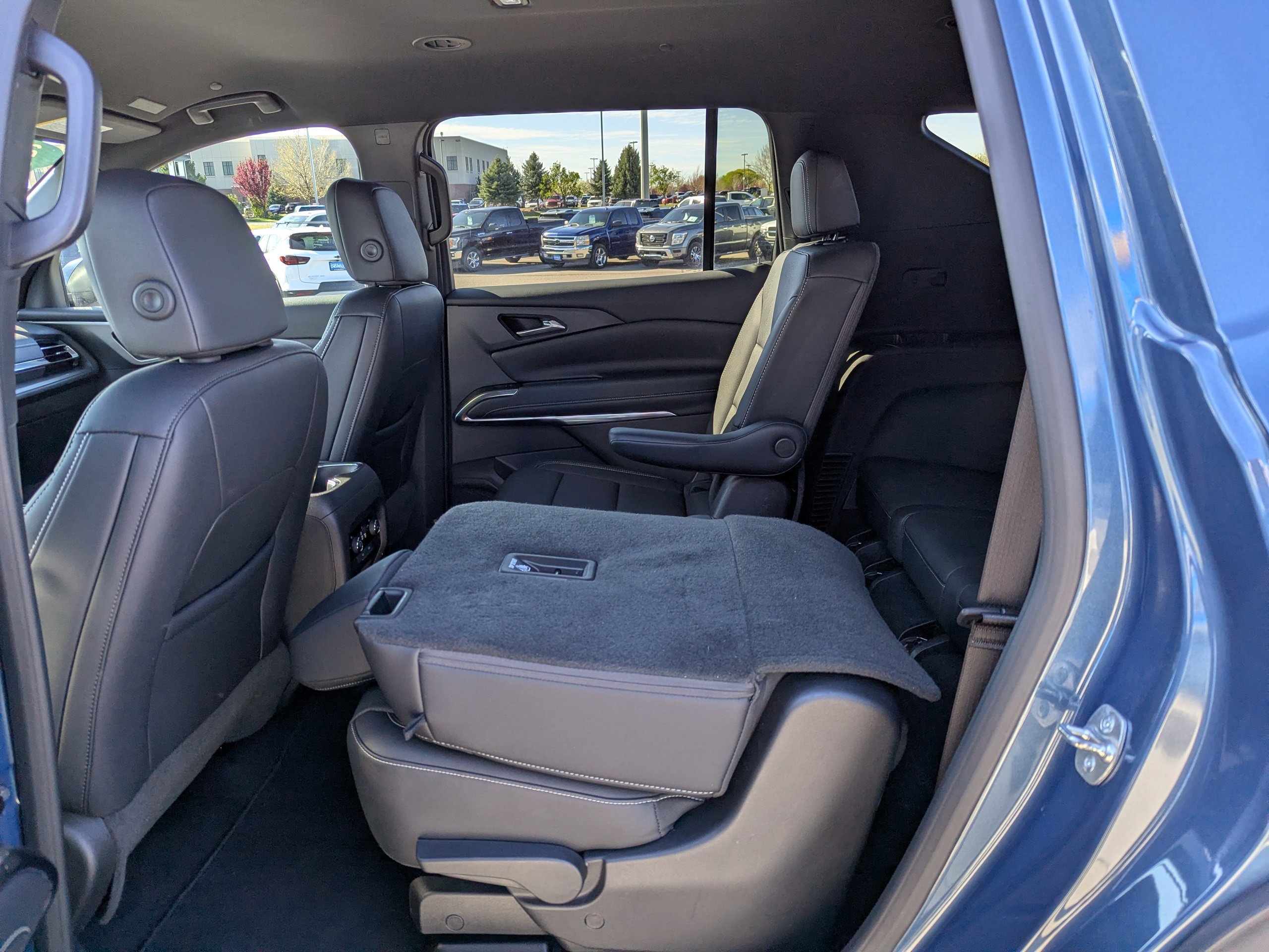 Certified 2025 Chevrolet Traverse LT AWD/4WD image 32