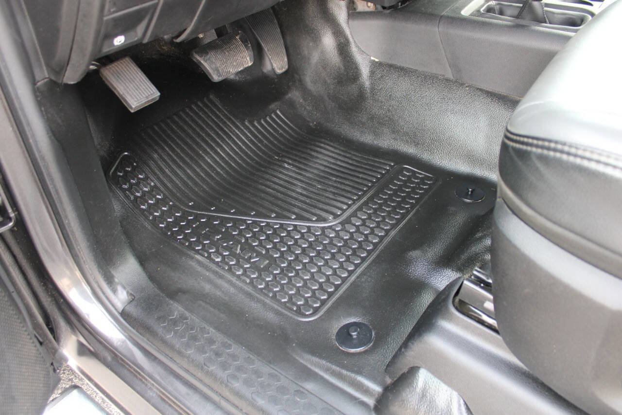 Used 2019 RAM 3500 Tradesman w/ Chrome Appearance Group image 28