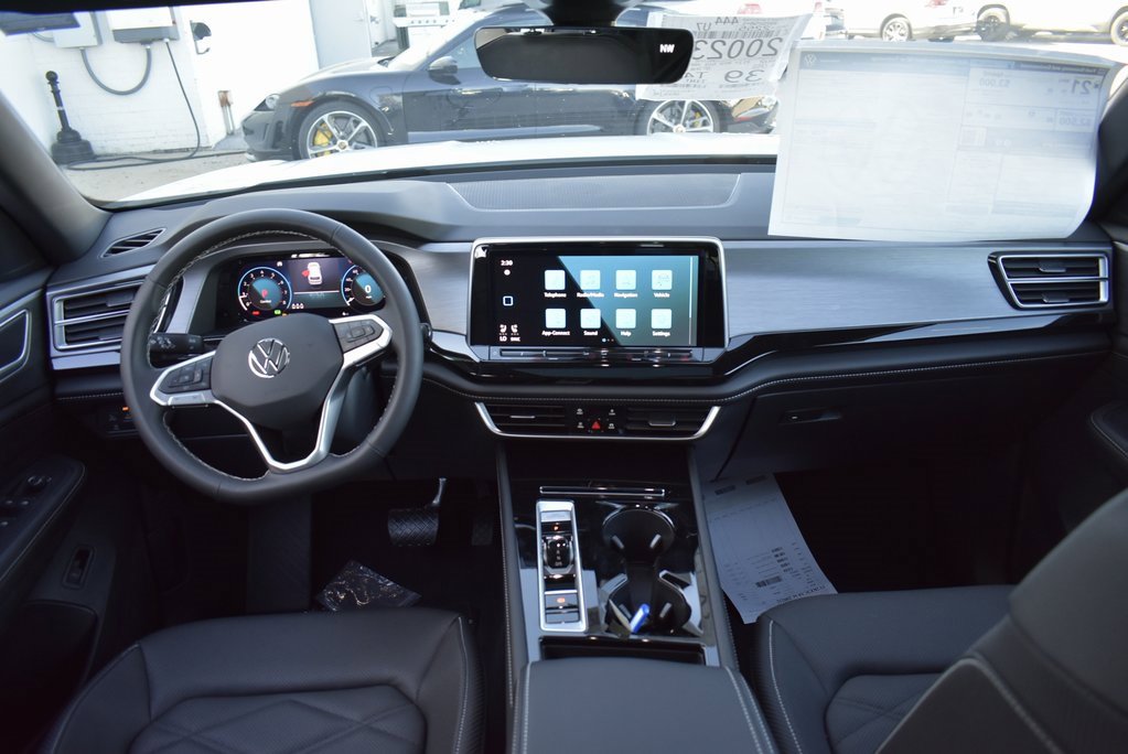 Certified 2025 Volkswagen Atlas Cross Sport SE image 10