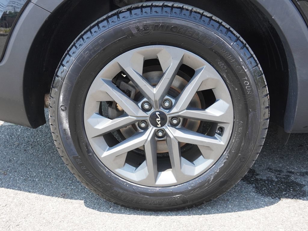 Used 2023 Kia Telluride LX AWD/4WD image 14