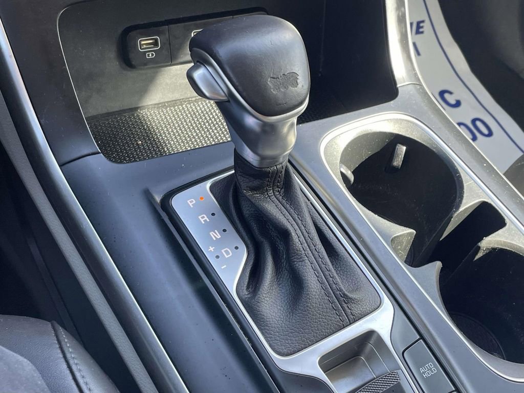 Used 2022 Kia Carnival LX image 29