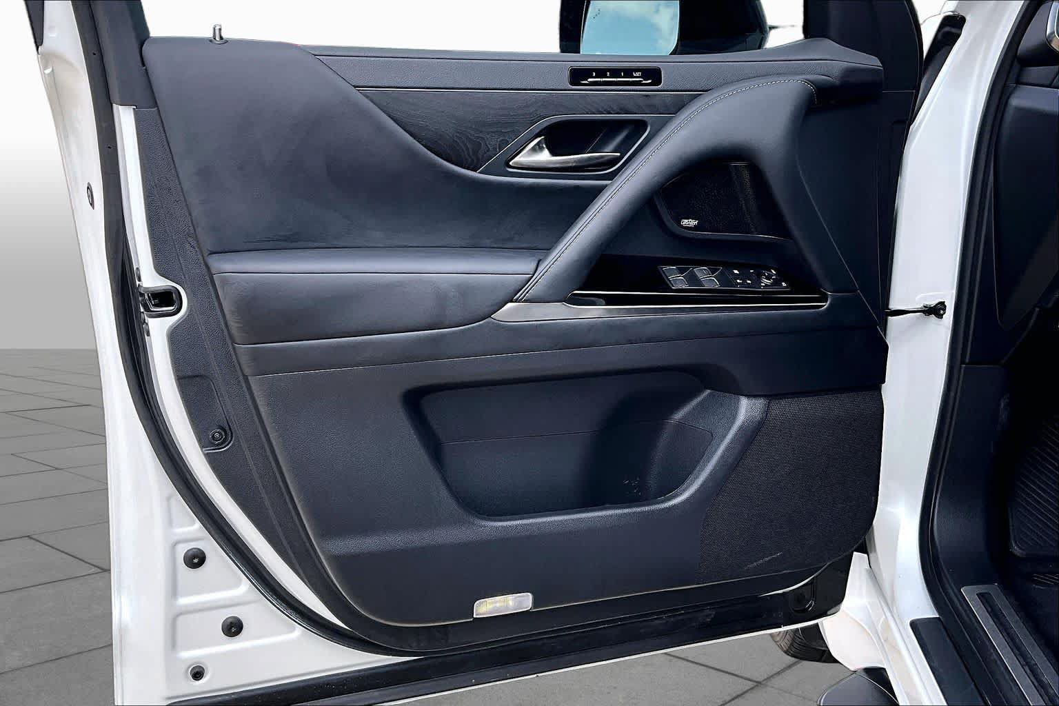 Certified 2025 Lexus LX 700h Luxury w/ Appearance Package AWD/4WD image 22