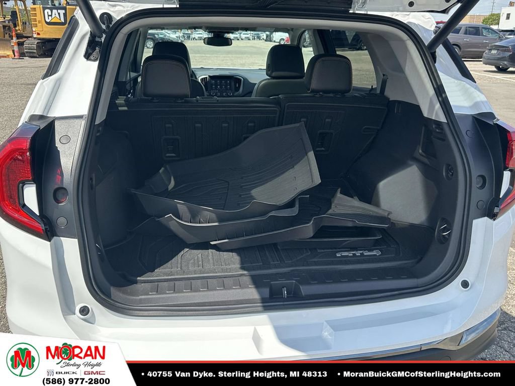 Certified 2024 GMC Terrain AT4 w/ Tech Package AWD/4WD image 11
