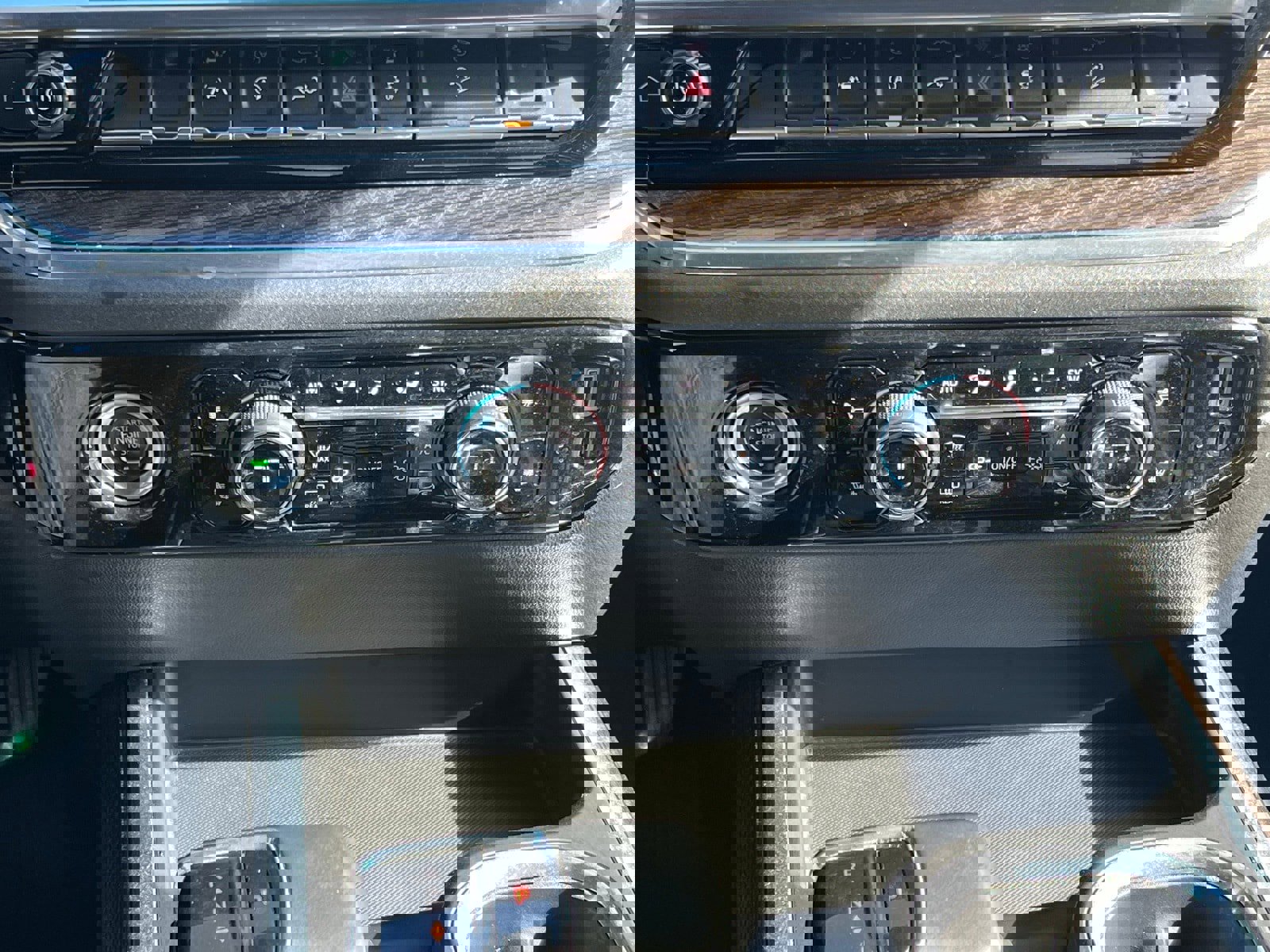 Used 2023 Chevrolet Silverado 1500 LT Trail Boss w/ Protection Package image 31