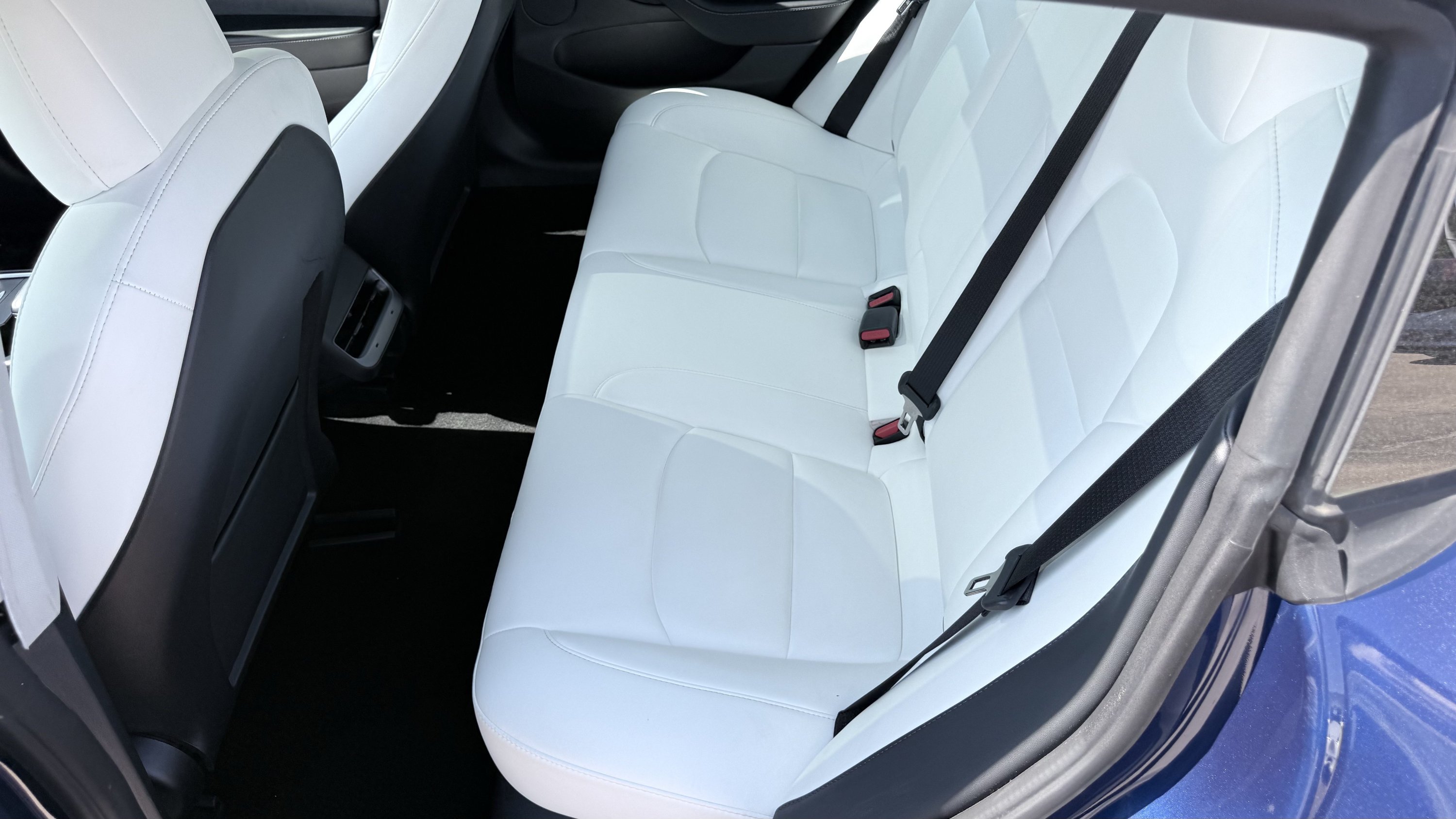 Used 2022 Tesla Model 3 Standard Range RWD image 25