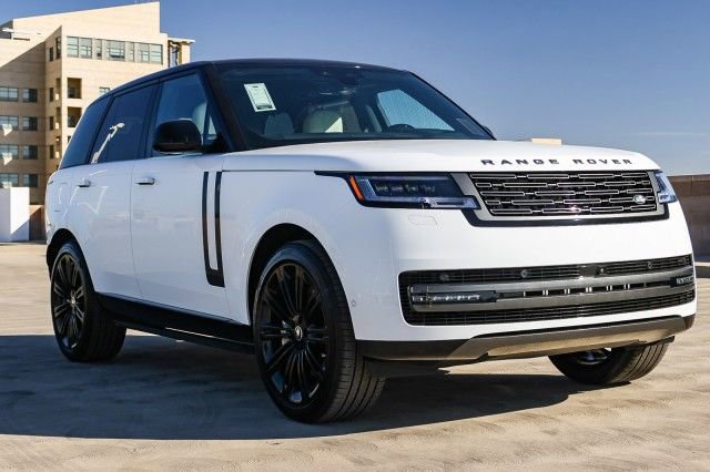 New 2025 Land Rover Range Rover SE image 3