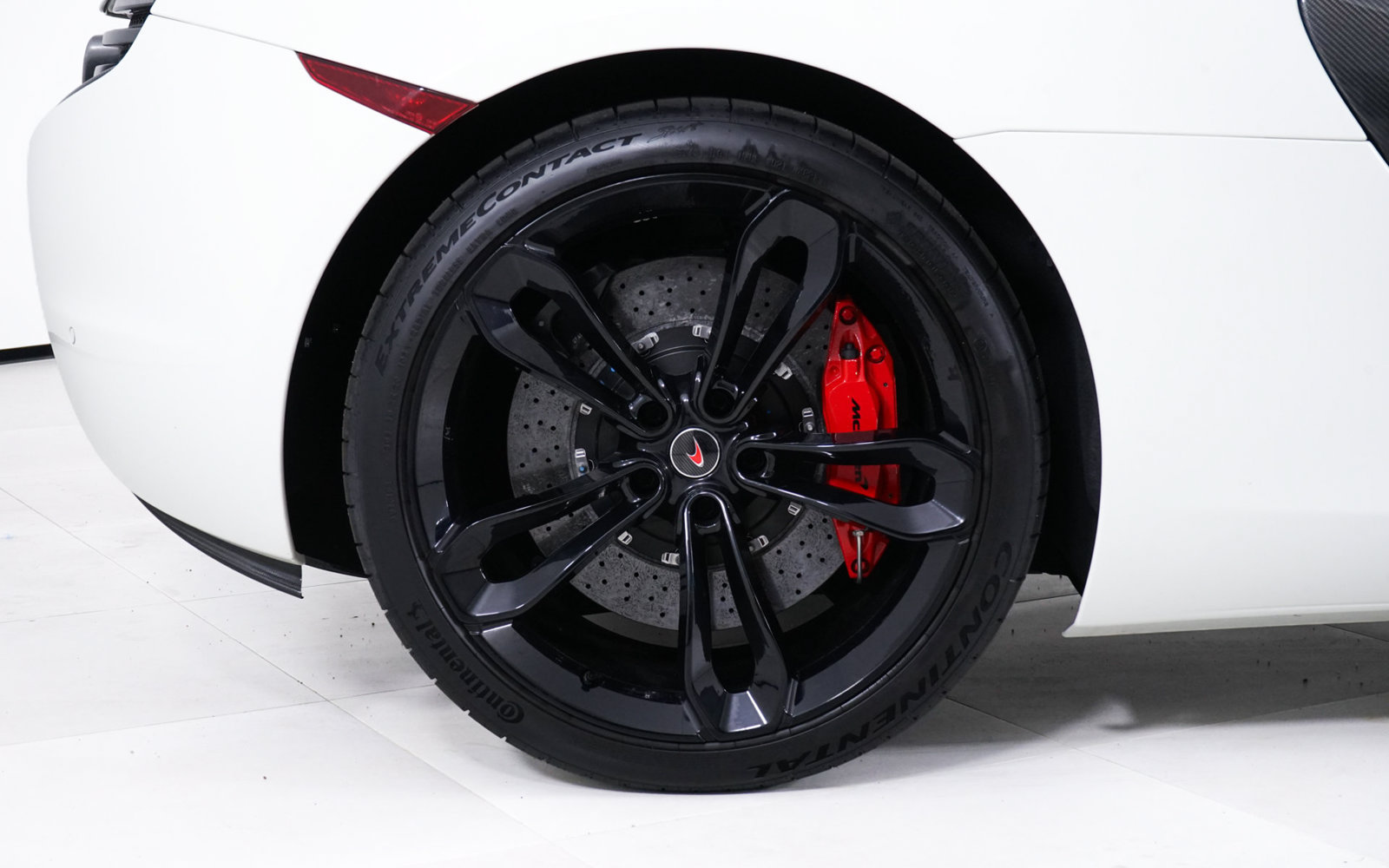 Used 2016 McLaren 650S Coupe RWD image 14
