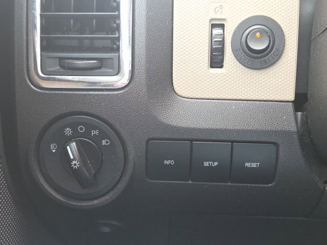 Used 2010 Mercury Mariner Premier image 30