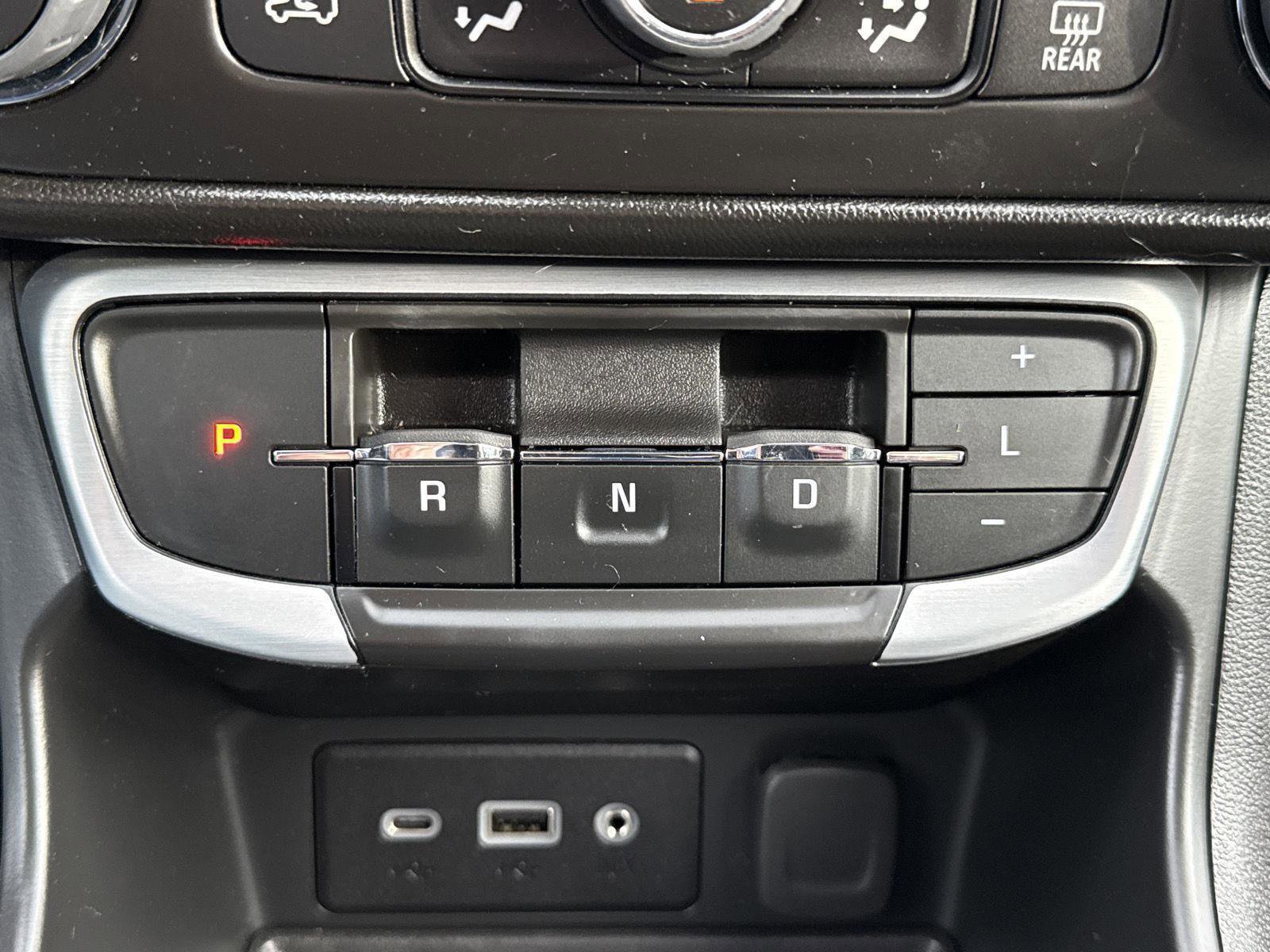 Used 2022 GMC Terrain SLE w/ Driver Convenience Package image 18