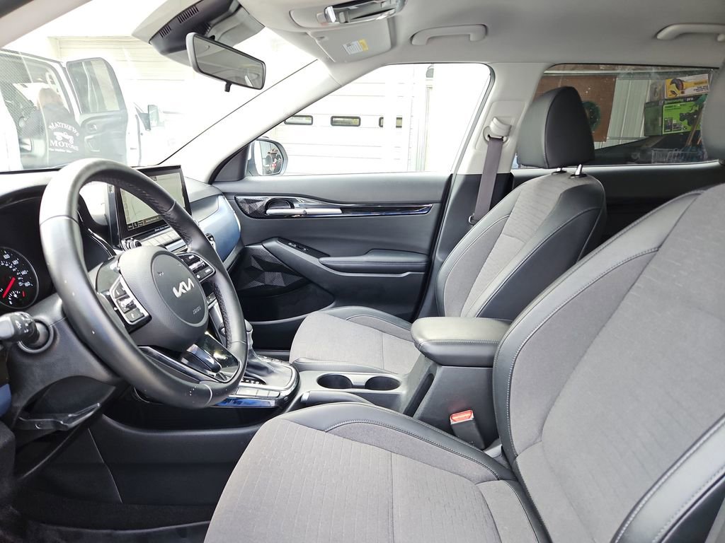 Used 2023 Kia Seltos S w/ Navigation Package image 23