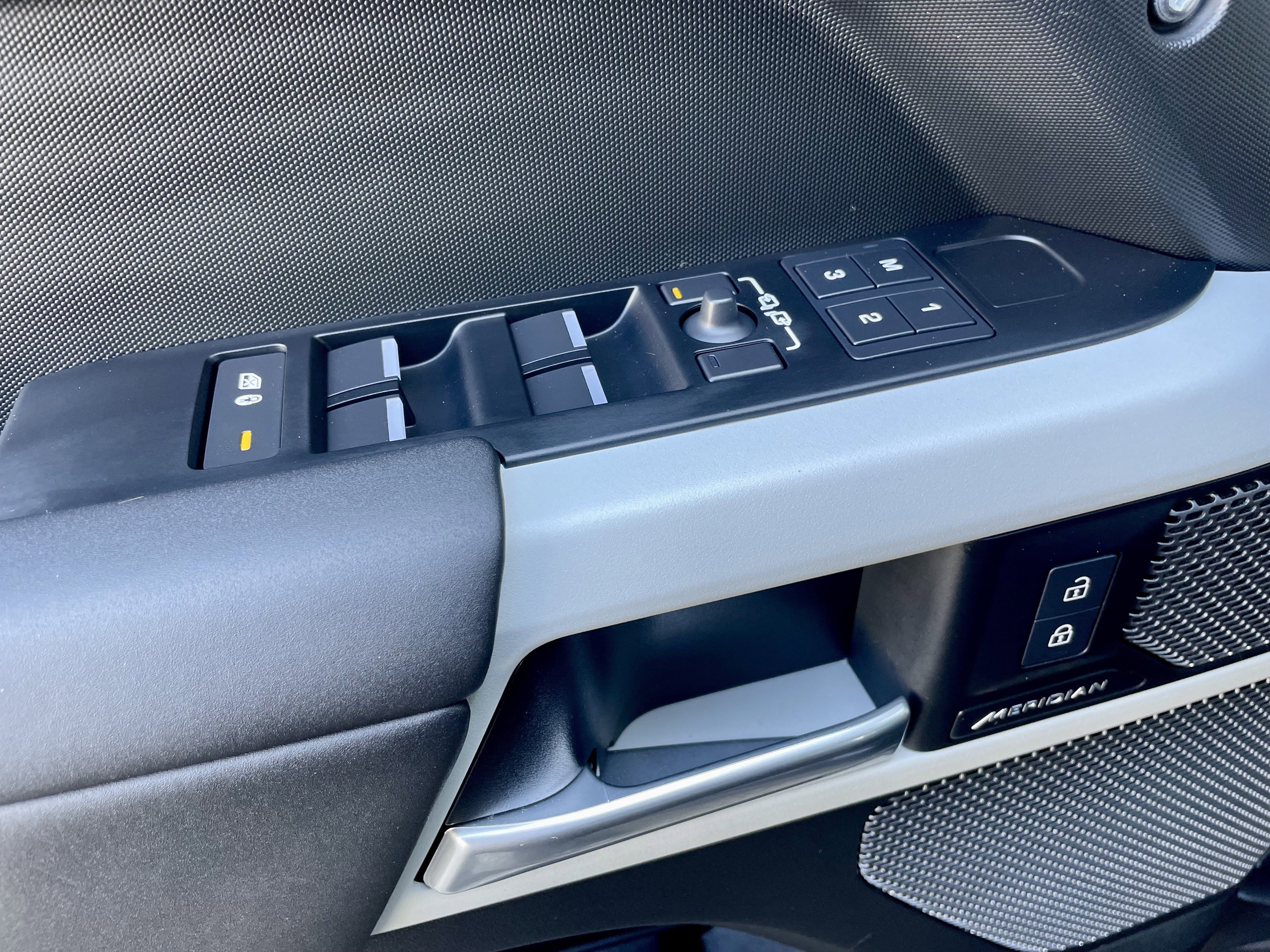 Used 2024 Land Rover Defender 110 S image 11