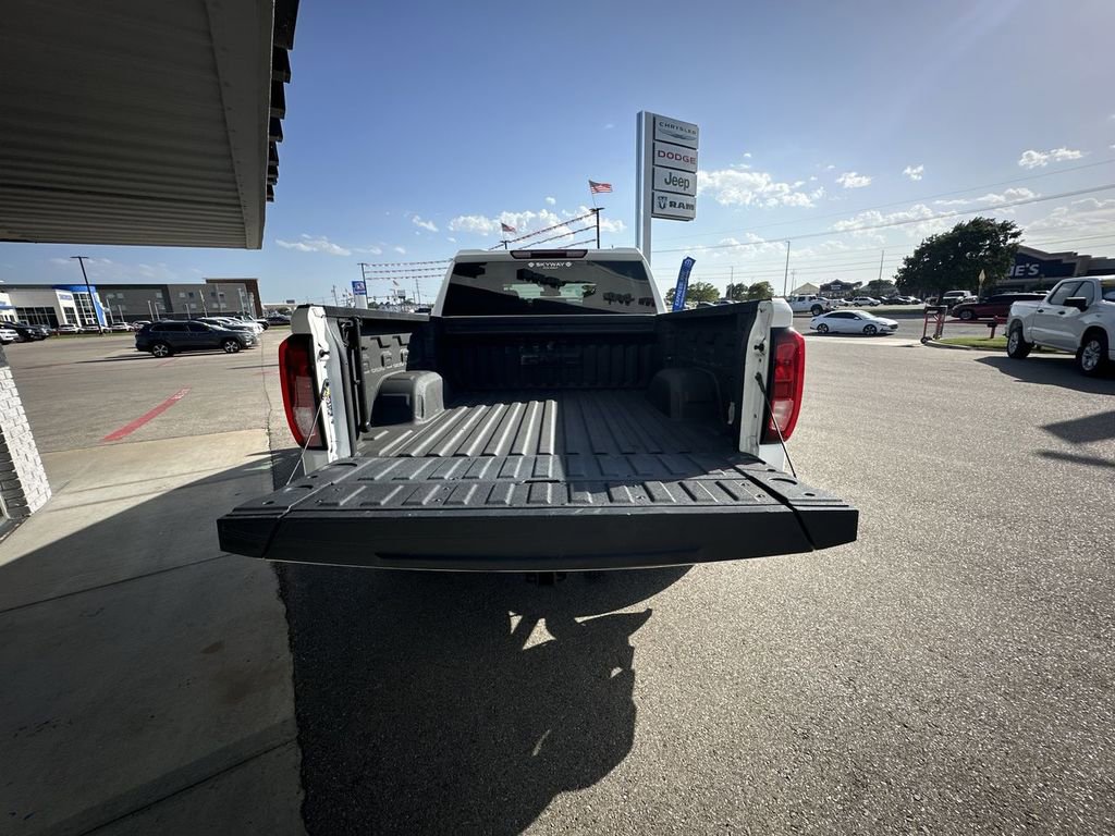 Used 2024 GMC Sierra 1500 SLE image 16