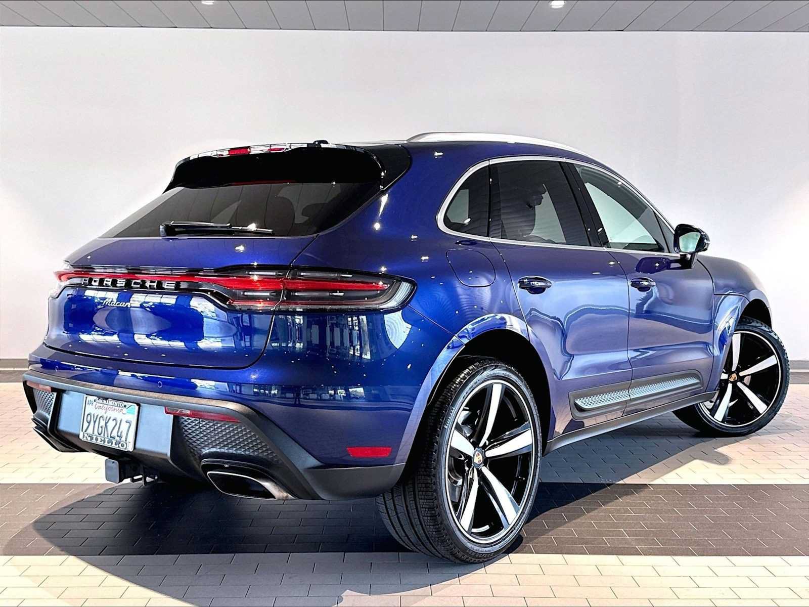 Used 2026 Porsche Macan AWD/4WD image 11