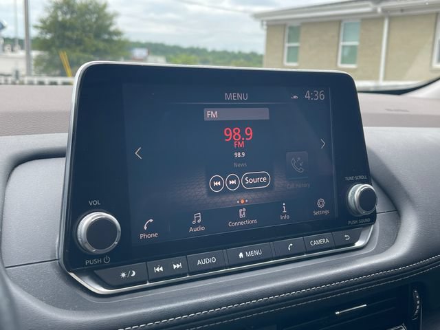 Used 2021 Nissan Rogue SL FWD image 16
