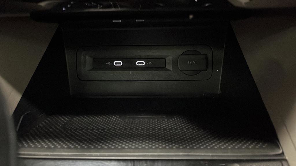 Used 2021 Volkswagen Atlas SEL Premium image 39