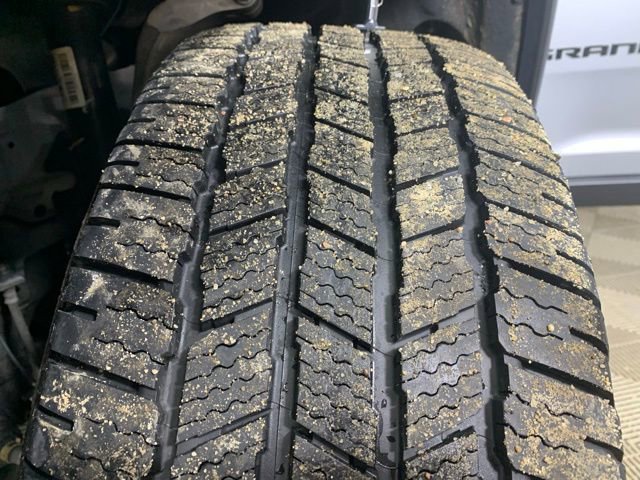 Used 2023 Jeep Grand Cherokee L Limited w/ Black Appearance Package image 35