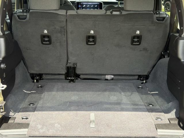 Used 2025 Jeep Wrangler Unlimited Rubicon AWD/4WD image 20