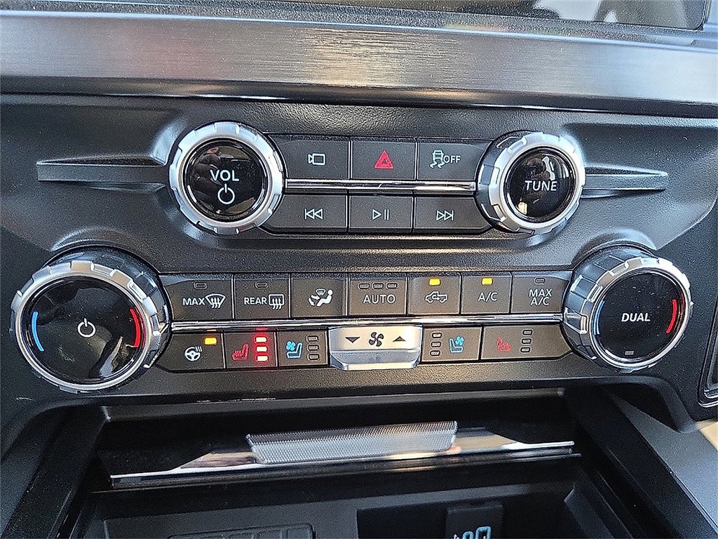 New 2025 Ford F350 Lariat w/ Chrome Package image 14