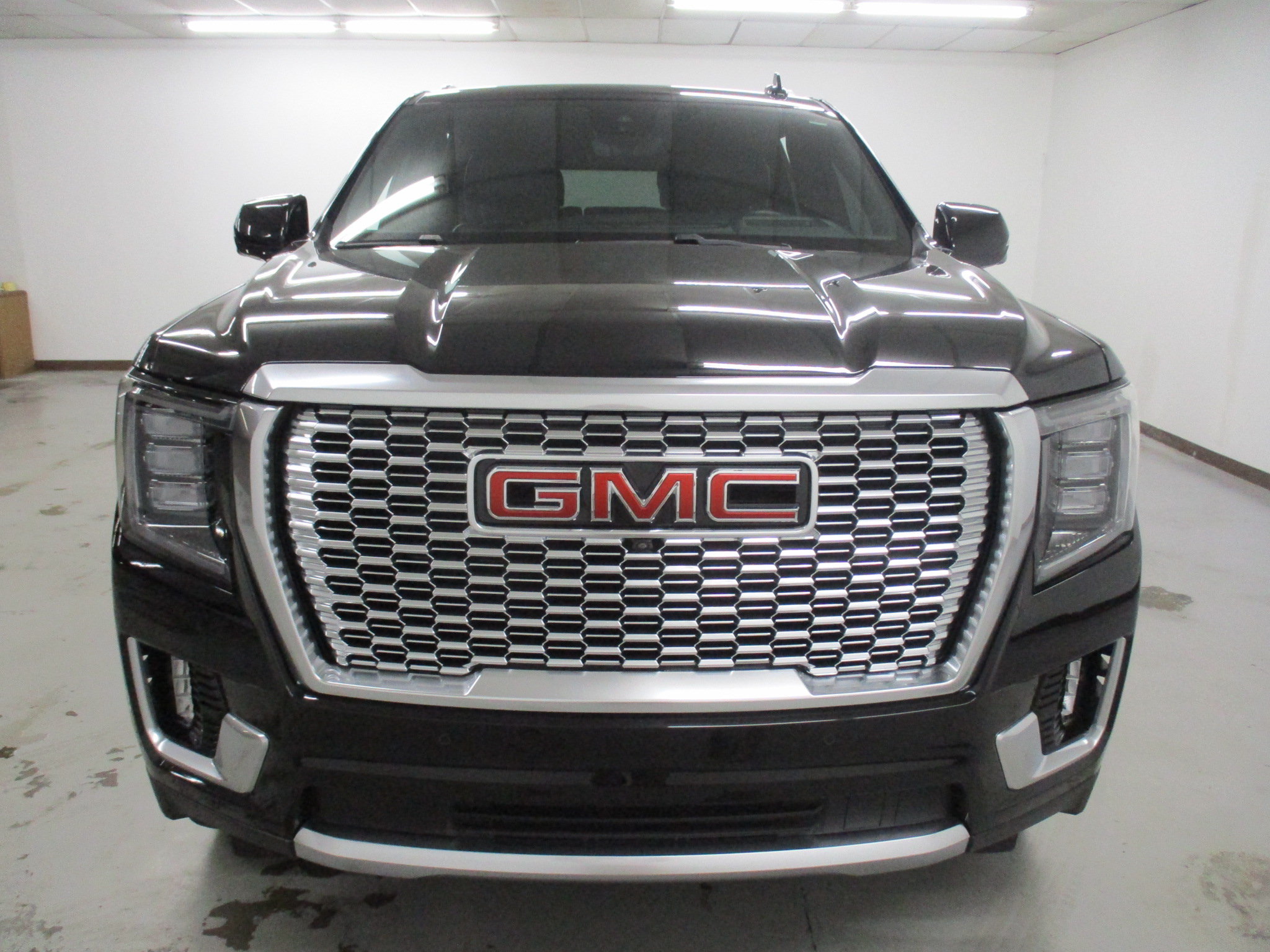 Certified 2024 GMC Yukon Denali w/ Advanced Technology Package AWD/4WD image 2