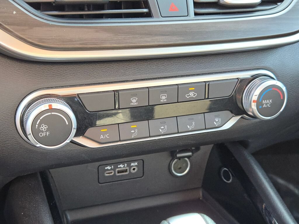 Used 2024 Nissan Altima 2.5 SV FWD image 11