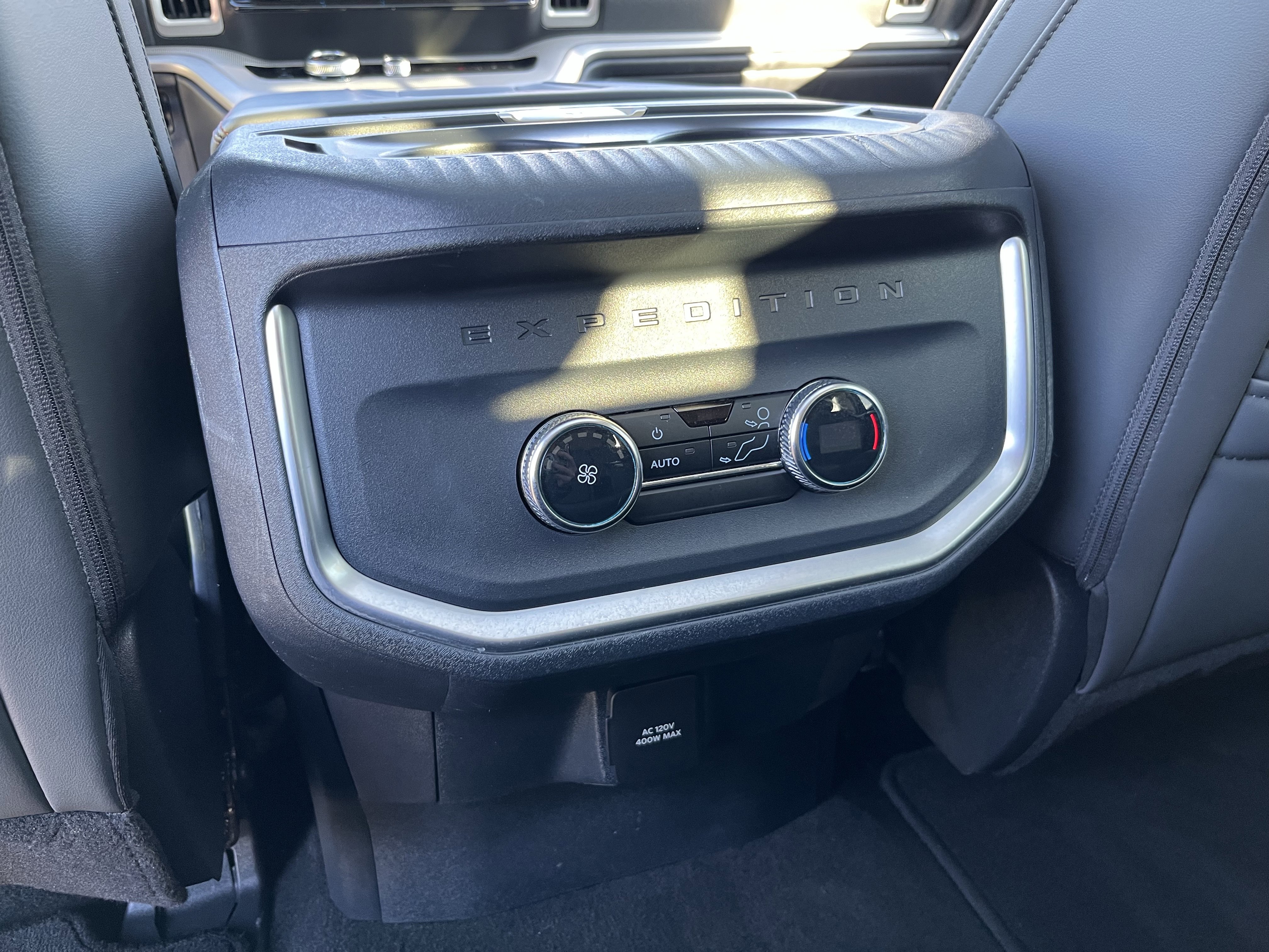 Used 2025 Ford Expedition Active image 19