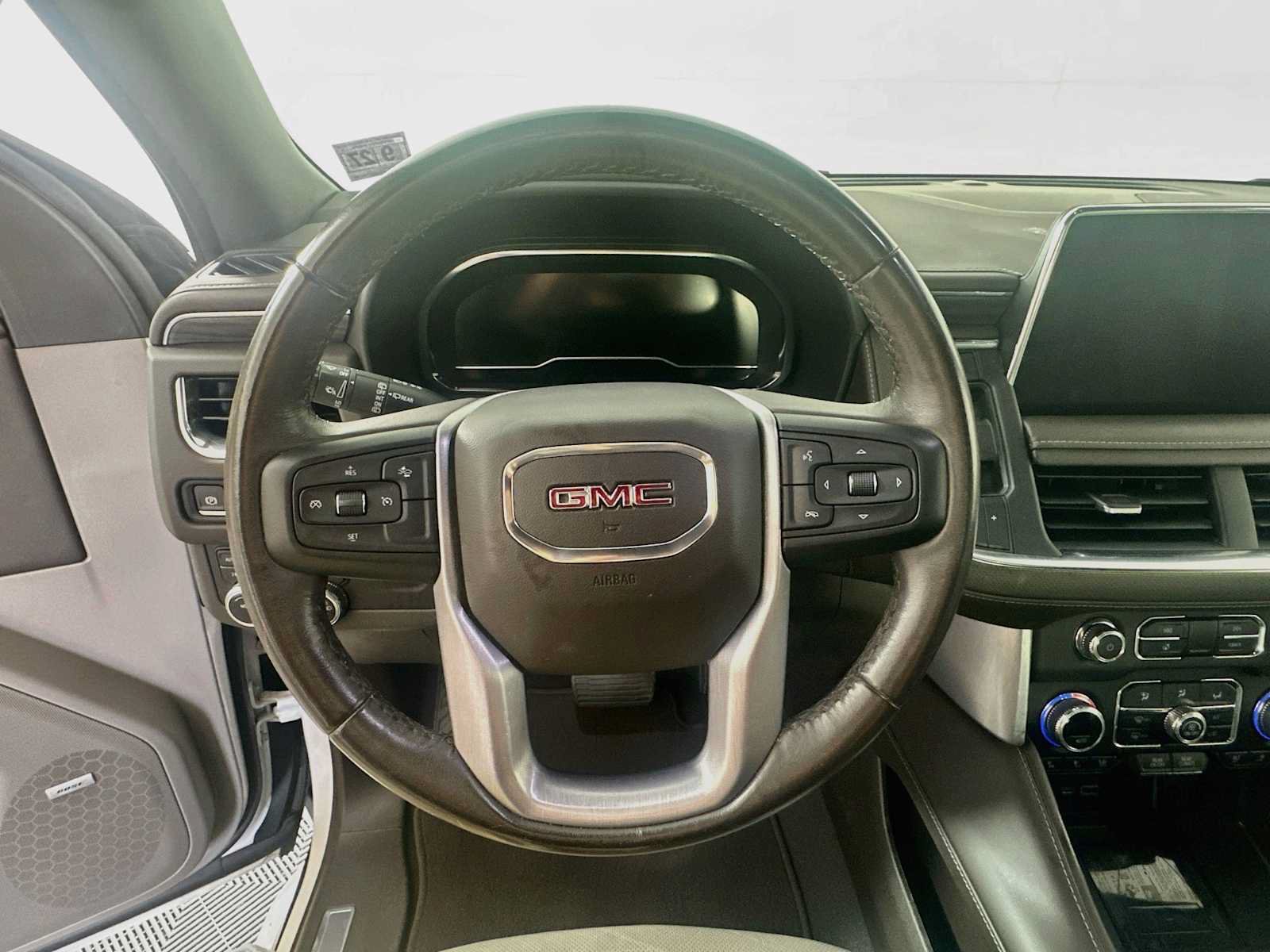 Used 2023 GMC Yukon SLT AWD/4WD image 9
