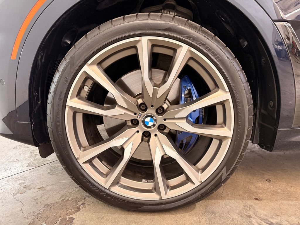Used 2020 BMW X7 M50i AWD/4WD image 17
