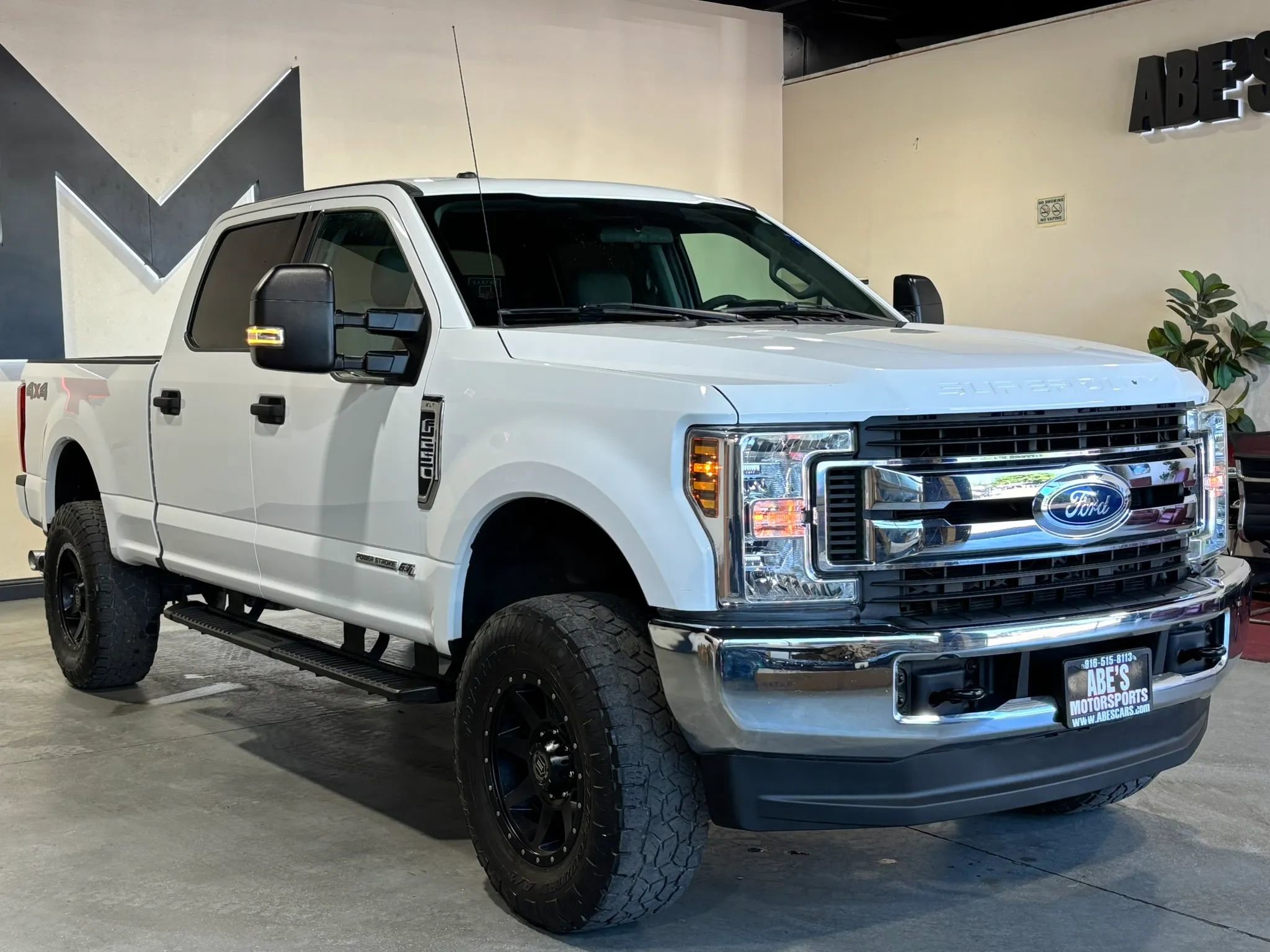 Used 2018 Ford F250 XLT image 2