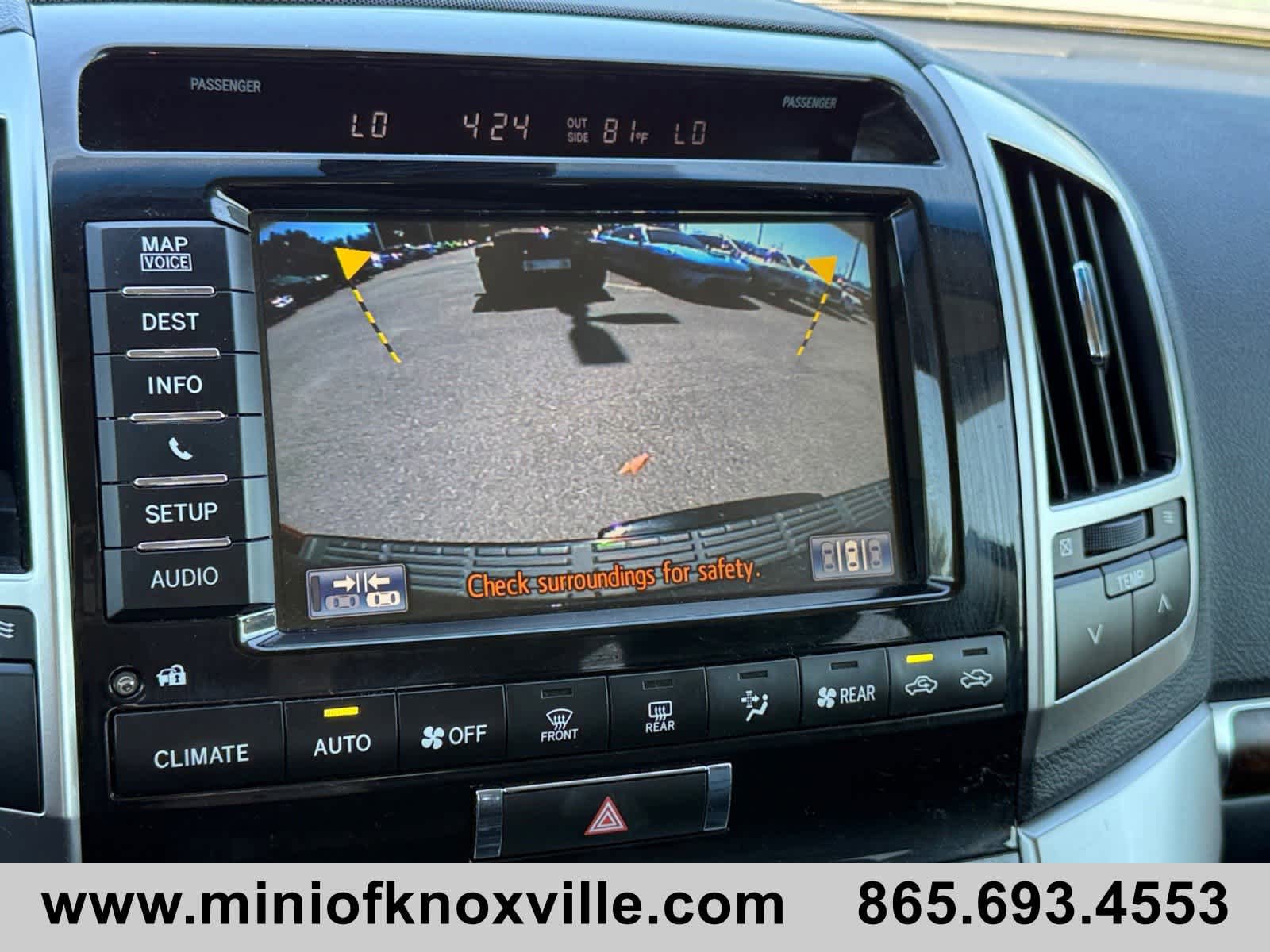 Used 2015 Toyota Land Cruiser AWD/4WD image 32