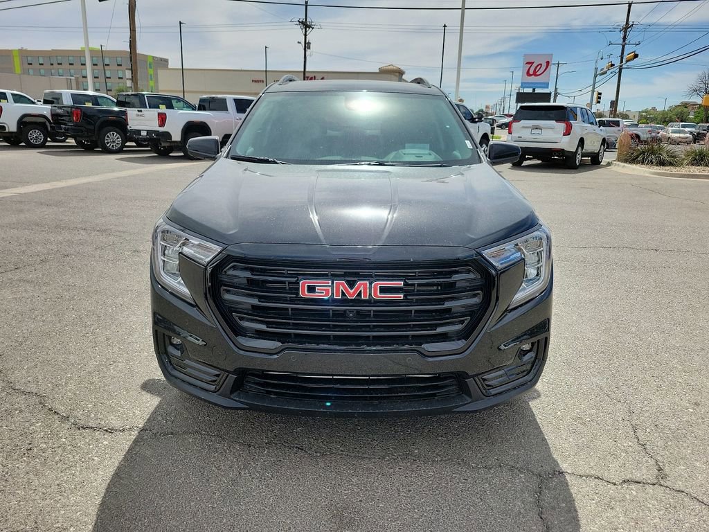 New 2024 GMC Terrain SLT w/ Infotainment Package II AWD/4WD image 3