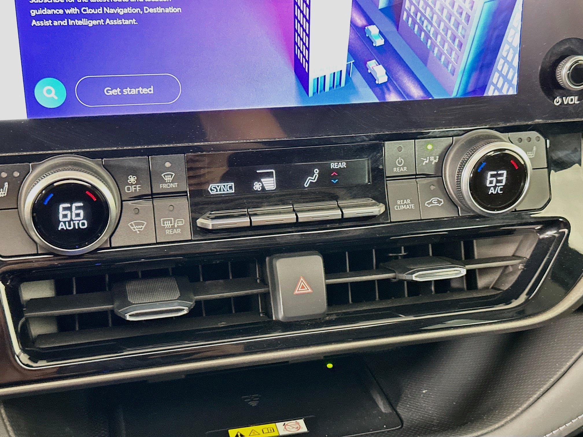 Used 2023 Toyota Highlander XLE FWD image 24