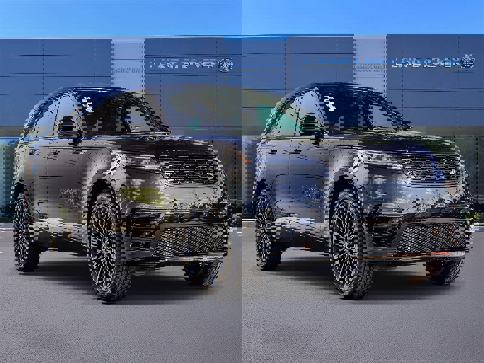 New 2026 Land Rover Range Rover Velar Dynamic SE image 3